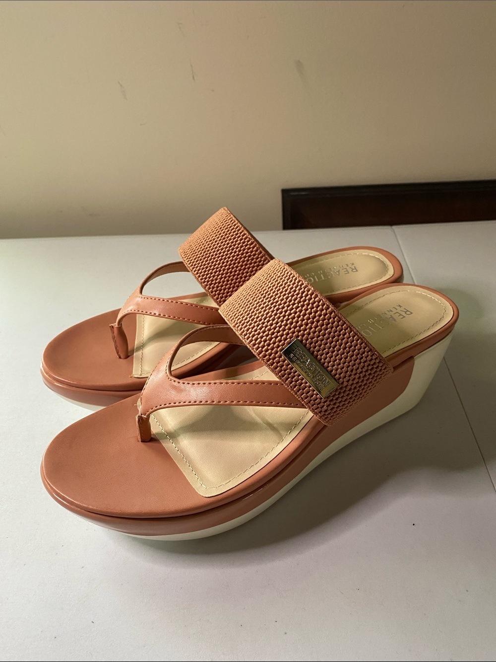 Kenneth Cole Reaction Woven Strap Wedge Sandals Thong